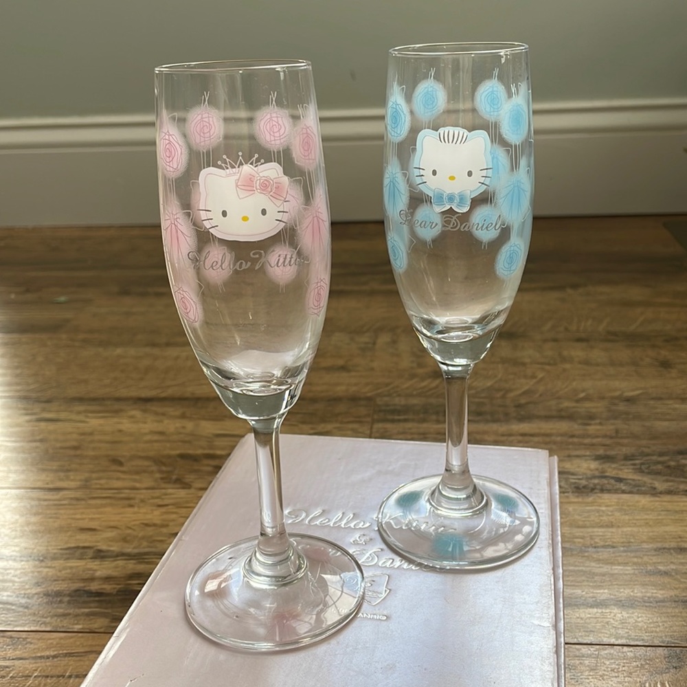 Hello Kitty Dear Daniel Champagne Flutes
